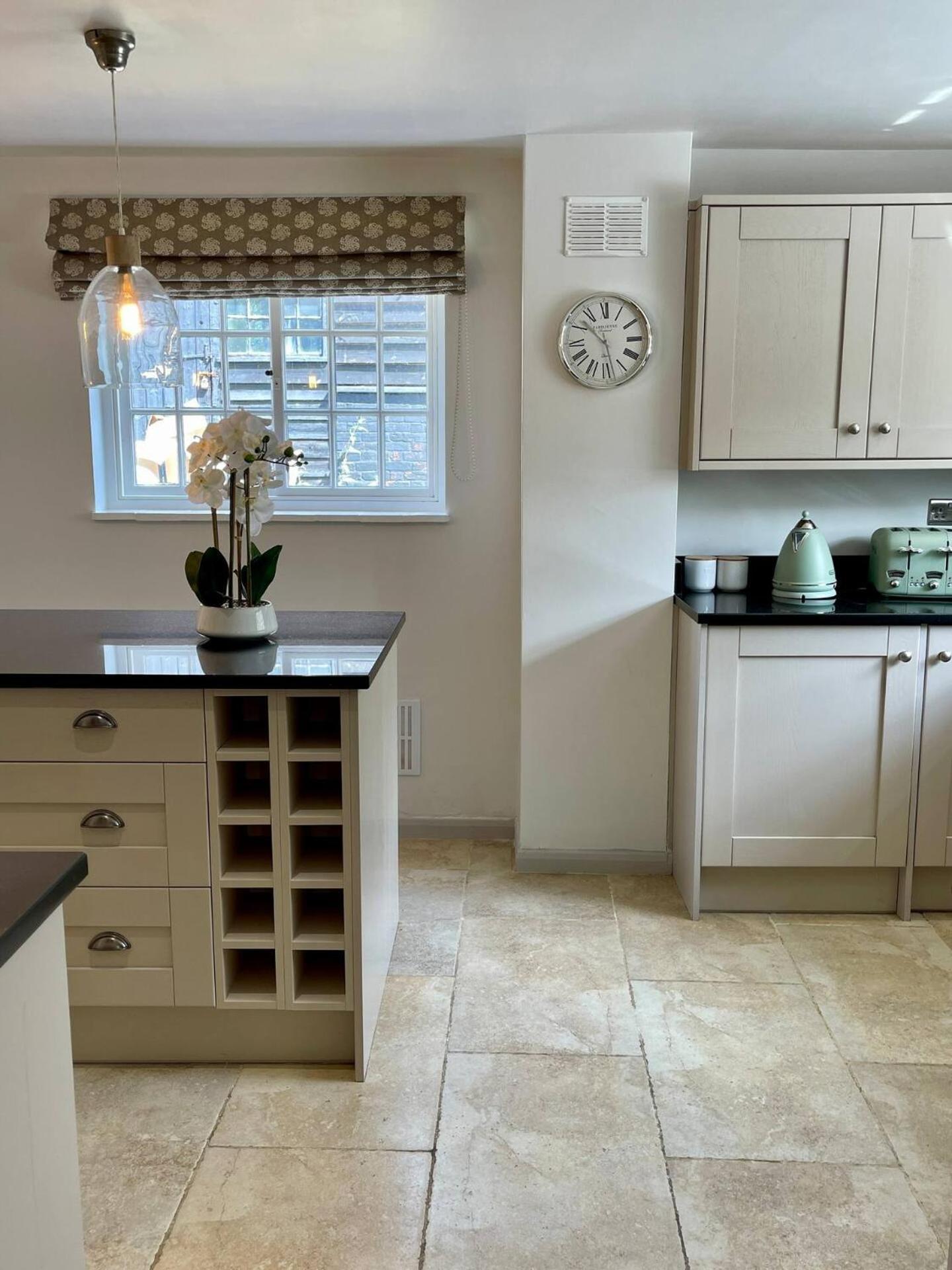 Elegant Oak Beamed House In Pretty Village - Cambridge Homehost Buckden  ภายนอก รูปภาพ