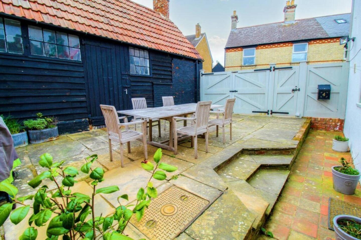 Elegant Oak Beamed House In Pretty Village - Cambridge Homehost Buckden  ภายนอก รูปภาพ