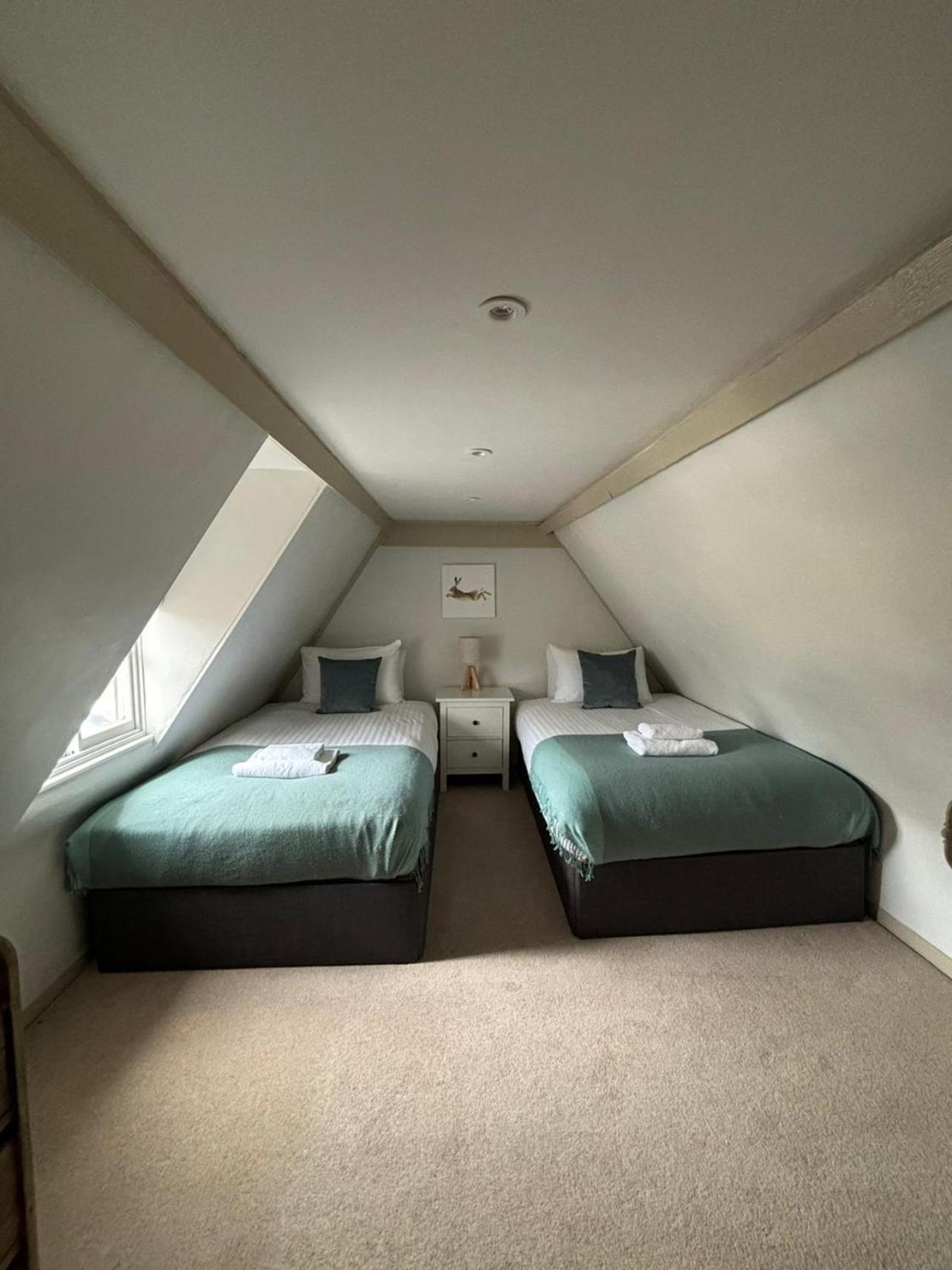 Elegant Oak Beamed House In Pretty Village - Cambridge Homehost Buckden  ภายนอก รูปภาพ