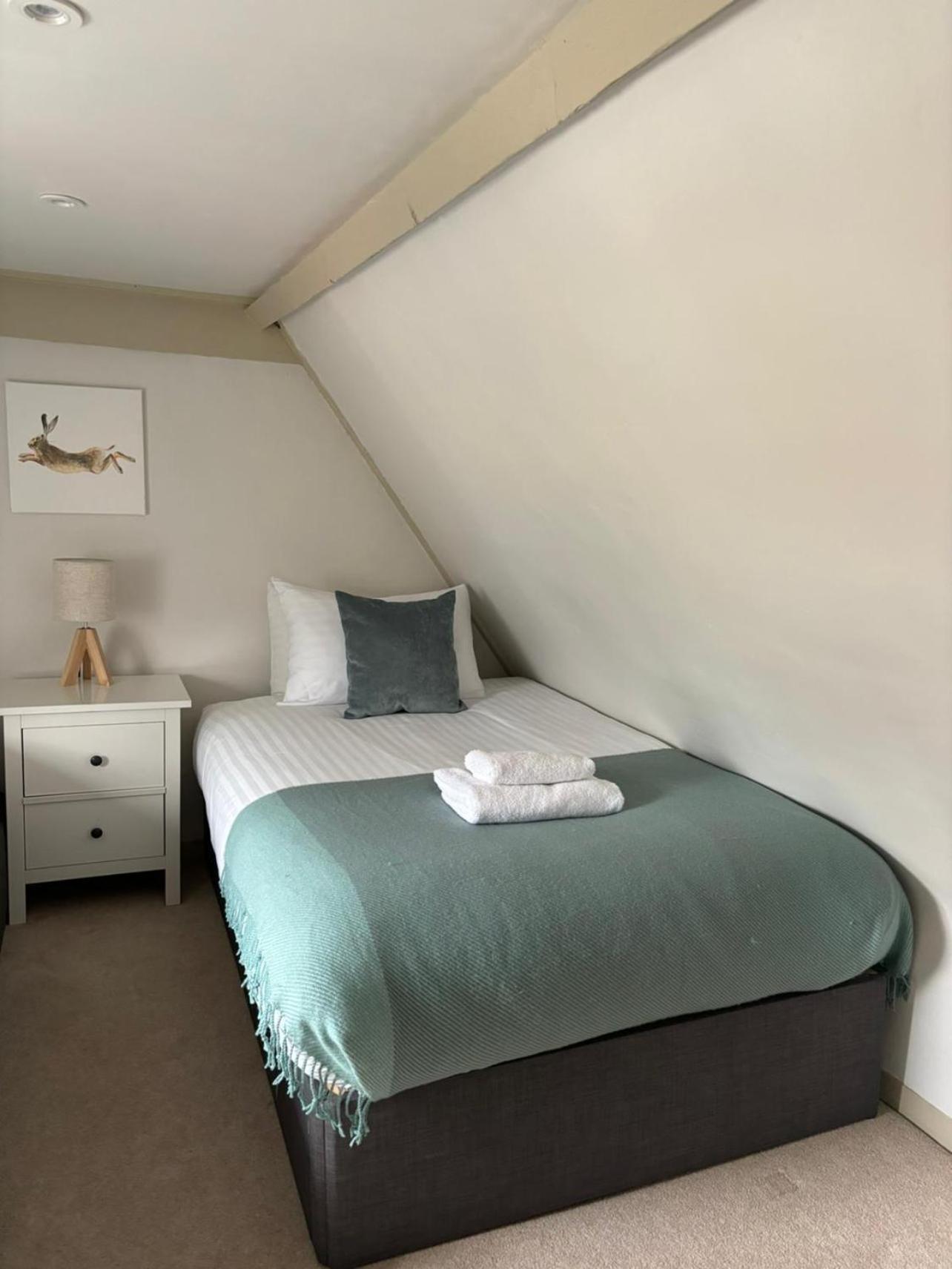 Elegant Oak Beamed House In Pretty Village - Cambridge Homehost Buckden  ภายนอก รูปภาพ